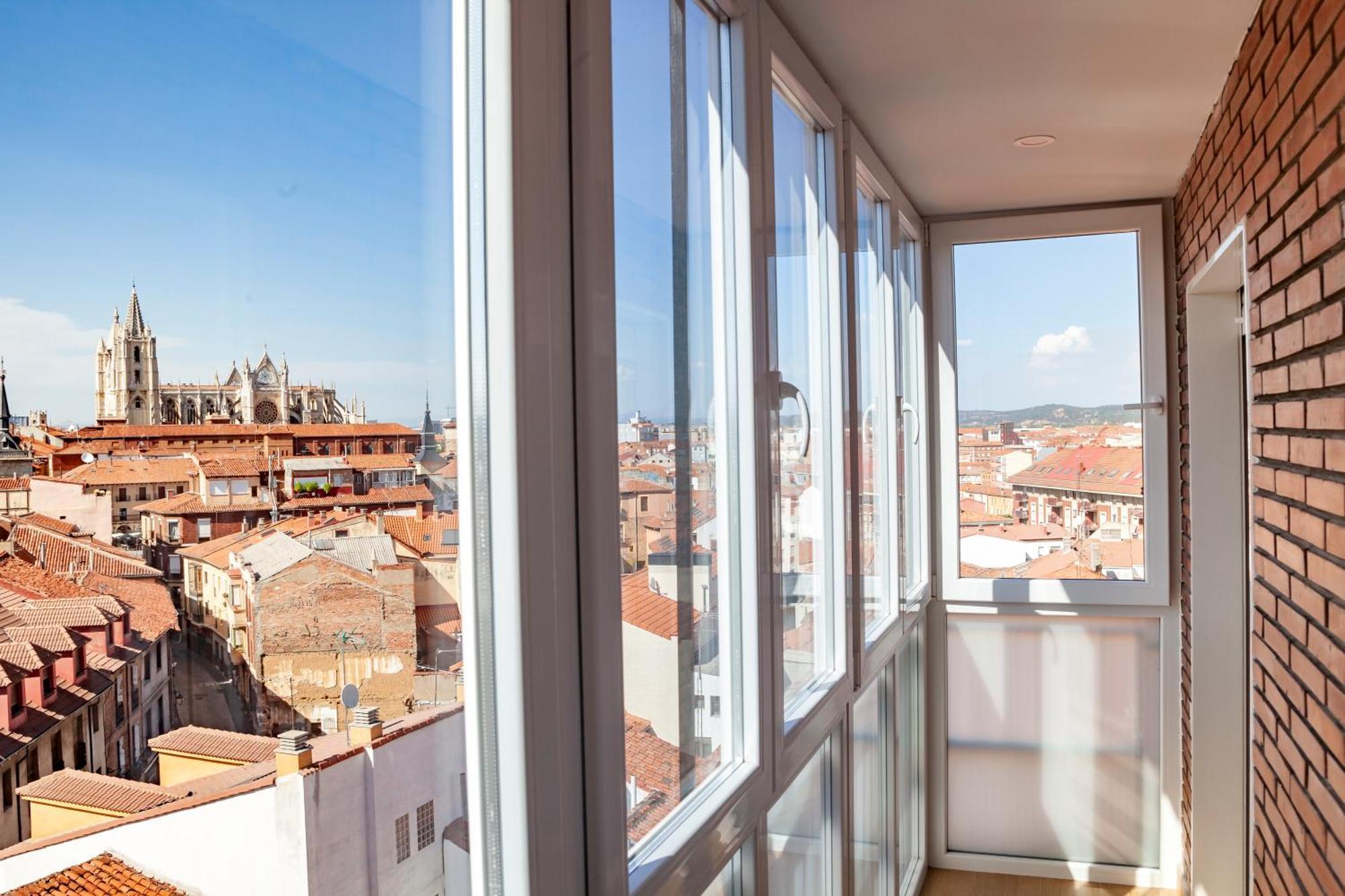 The View - Apartamento reformado con vistas a la Catedral León Exterior foto